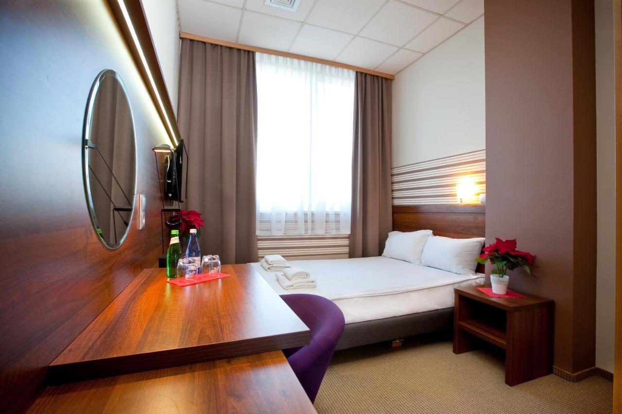 Hotel Aspel 克拉科夫 外观 照片